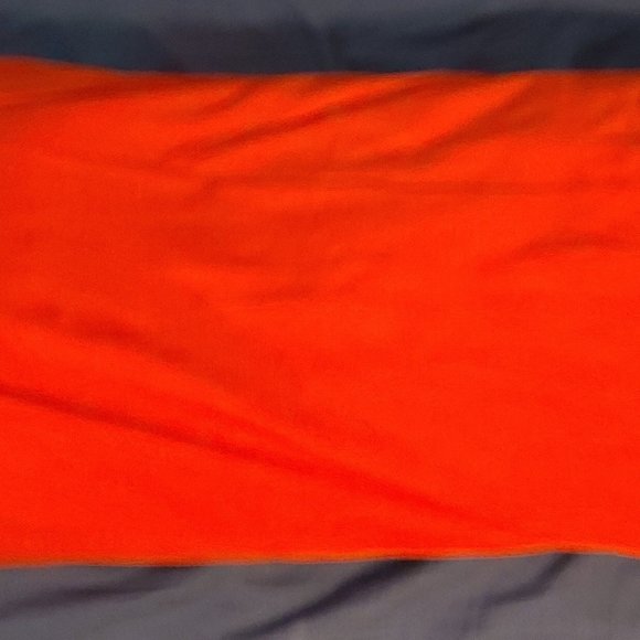 Red pillow, long - Picture 2 of 4